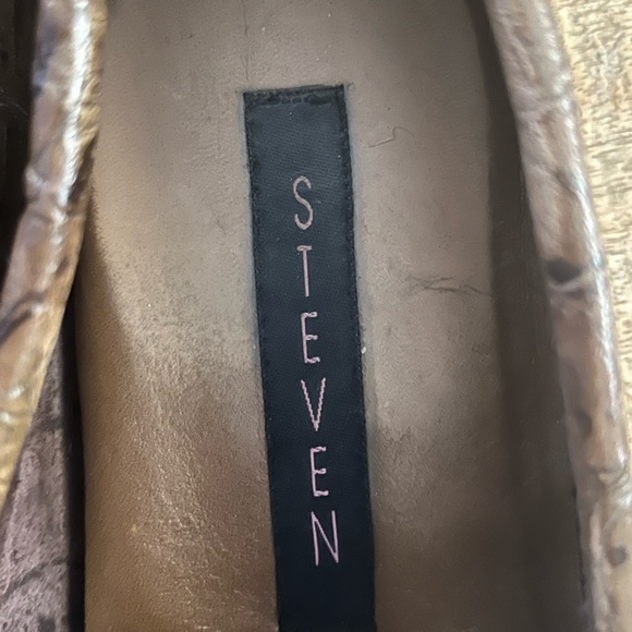 WORN MAYBE TWICE…CROCODILE LIGHT BROWN STEVEN LOAFERS…OLD STEVE MADDEN (VINTAGE) - Picture 5 of 11